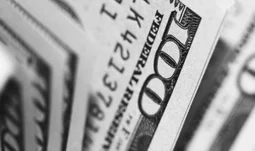 Banking salaries peak in your 40s, but bonuses don’t