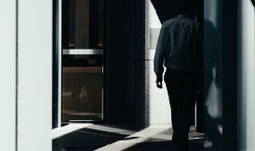 "I'm a staffer in an investment bank. This is my truth"