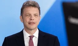 Investors criticize high pay at the new feel-good Deutsche Bank