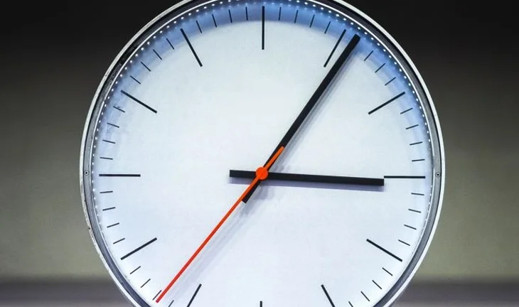 Credit Suisse & UBS are paying juniors to defer start dates