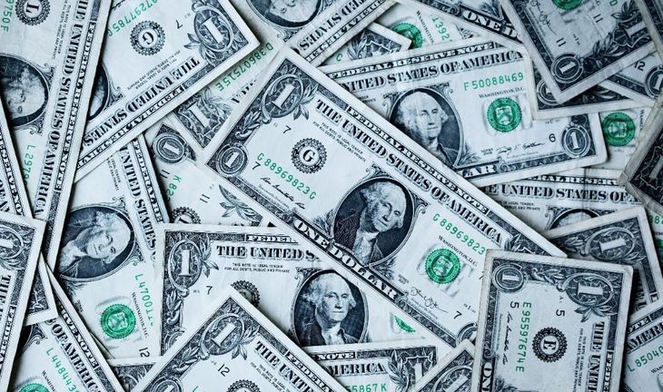 Why it's hard to be a banker on a salary alone